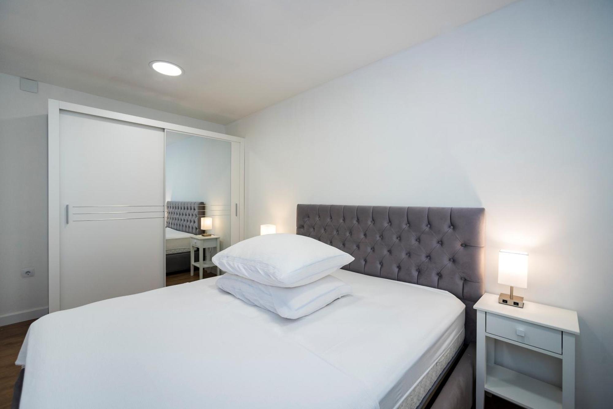 M&M Pelivan Apartments Solin Buitenkant foto