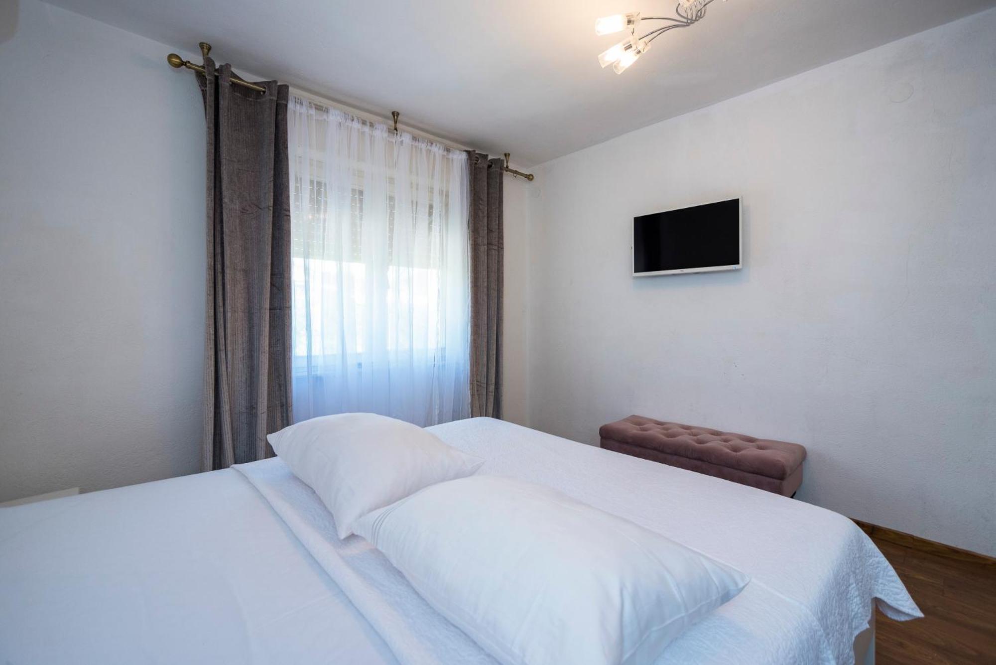 M&M Pelivan Apartments Solin Buitenkant foto