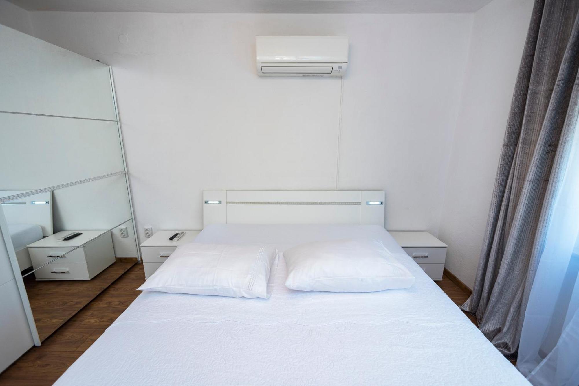M&M Pelivan Apartments Solin Buitenkant foto