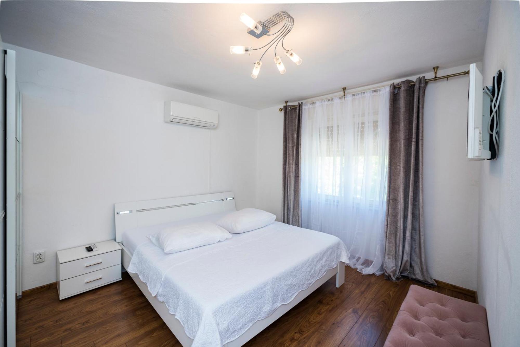 M&M Pelivan Apartments Solin Buitenkant foto